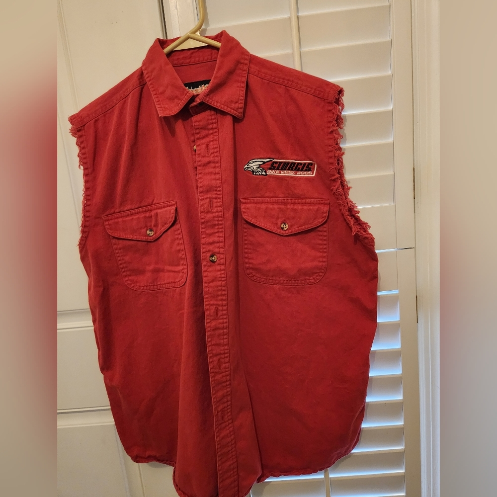 Vintage 2005 Sturgis Bike Week Sleveless Red Shirt SZ Medium